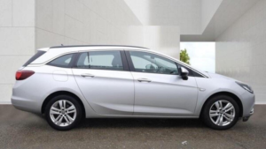 2018 Vauxhall Astra 1.6 Cdti Ecotec Blueinjection Design Sports Tourer Euro 6 (s/s) 5dr in Silver — image 5