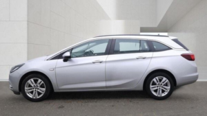 2018 Vauxhall Astra 1.6 Cdti Ecotec Blueinjection Design Sports Tourer Euro 6 (s/s) 5dr in Silver — image 6