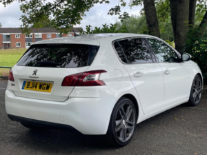 2014 Peugeot 308 1.6 E-Hdi Feline Euro 5 (s/s) 5dr in White — image 5