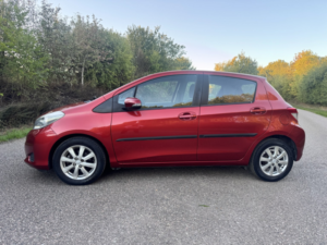 2012 Toyota Yaris 1.3 Dual Vvt-I Tr in Red — image 4