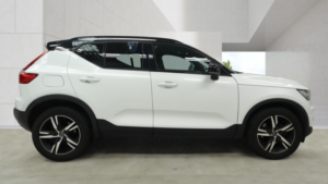 2018 Volvo Xc40 2.0 R-Design D4 1st Edition Awd,sat Nav,pan Roof,fsh in White — image 6