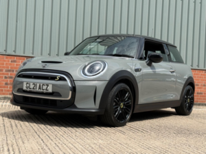 2021 MINI Electric Hatch Cooper Se 32.6kwh Level 2 Auto 3dr in Grey — image 3