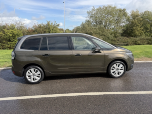2014 Citroen Grand C4 Picasso 1.6 E-Hdi Airdream Exclusive+ in Bronze — image 2