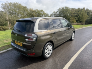 2014 Citroen Grand C4 Picasso 1.6 E-Hdi Airdream Exclusive+ in Bronze — image 3