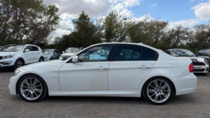 2010 BMW 3 Series 2.0 320i M Sport Business Edition Euro 5 4dr in White — image 4