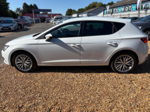 2019 SEAT Leon 1.5 Tsi Evo Se Dynamic Euro 6 (s/s) 5dr in White — image 4