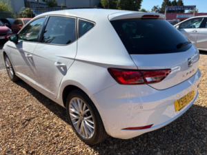 2019 SEAT Leon 1.5 Tsi Evo Se Dynamic Euro 6 (s/s) 5dr in White — image 5