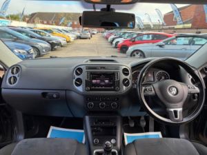 2016 Volkswagen Tiguan 2.0 Tdi Bluemotion Tech Match Edition 4WD Euro 6 (s/s) 5dr in Grey — image 2
