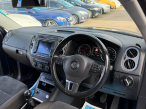 2016 Volkswagen Tiguan 2.0 Tdi Bluemotion Tech Match Edition 4WD Euro 6 (s/s) 5dr in Grey — image 3