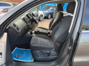2016 Volkswagen Tiguan 2.0 Tdi Bluemotion Tech Match Edition 4WD Euro 6 (s/s) 5dr in Grey — image 4