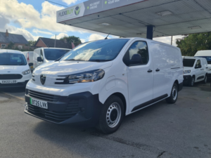 2025 Peugeot Expert E- Pro Lwb in White — image 4
