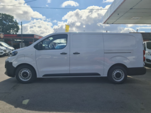 2025 Peugeot Expert E- Pro Lwb in White — image 5