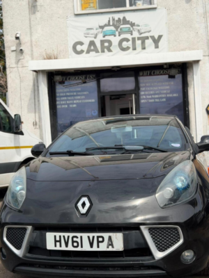 2011 Renault Wind 1.6 Vvt Gt Line Euro 5 2dr in Black — image 2