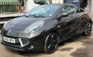 2011 Renault Wind 1.6 Vvt Gt Line Euro 5 2dr in Black — image 3
