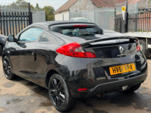 2011 Renault Wind 1.6 Vvt Gt Line Euro 5 2dr in Black — image 4