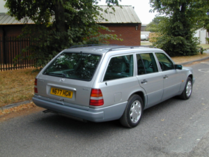 1995 Mercedes-Benz 300 Ref 8820 - Mercedes Benz W124 E300 Diesel Estate Automatic – Just 45k Only! (rhd - Uk Car) in Silver — image 3