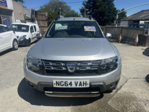 2015 Dacia Duster 1.5 Laureate Dci 110 4x4 in Silver — image 3