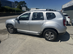 2015 Dacia Duster 1.5 Laureate Dci 110 4x4 in Silver — image 4