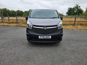 2016 Vauxhall Vivaro 1.6 Cdti 2900 Biturbo Ecoflex L2 H1 Euro 6 (s/s) 5dr (9 Seat) in Grey — image 3