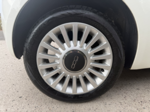 2010 Fiat 500 1.2 Lounge in White — image 4