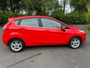 2016 Ford Fiesta 1.25 Zetec Hatchback 5dr Petrol Manual Euro 6 (82 Ps) in Red — image 2