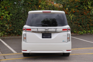 2011 Nissan Elgrand 2.5 Highway Star 5dr 8 Seats in White — image 6