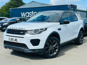 2019 Land Rover Discovery Sport 2.0 Td4 Landmark in White — image 3