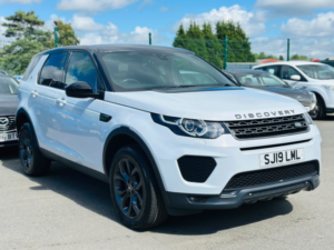 2019 Land Rover Discovery Sport 2.0 Td4 Landmark in White — image 4