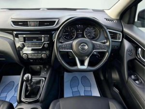 2017 Nissan Qashqai 1.2 Dig-T Acenta Euro 6 (s/s) 5dr in Blue — image 4