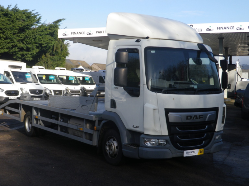 2018 DAF Lf 180 Flat Bed Vehicle Delivery Truck in White — image 1