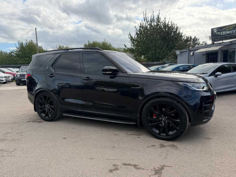 2017 Land Rover Discovery 3.0 Td V6 First Edition Auto 4WD Euro 6 (s/s) 5dr in Black — image 1