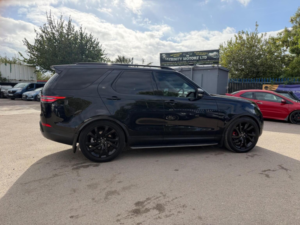 2017 Land Rover Discovery 3.0 Td V6 First Edition Auto 4WD Euro 6 (s/s) 5dr in Black — image 6