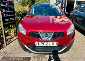 2013 Nissan Qashqai+2 1.6 360 2WD Euro 5 5dr in Red — image 5