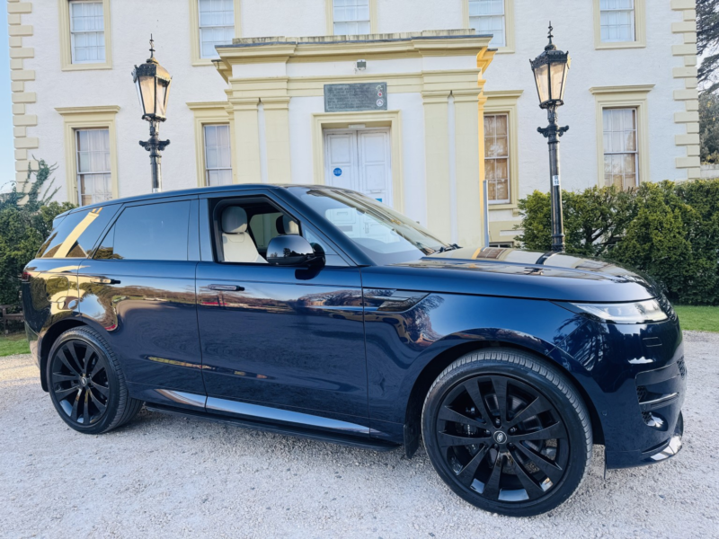 2023 Land Rover Range Rover Sport 3.0 D300 Mhev Dynamic Se in Blue — image 1