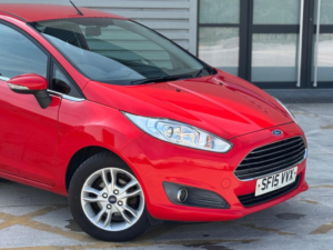 2015 Ford Fiesta 1.25 Zetec Euro 6 3dr in Red — image 2