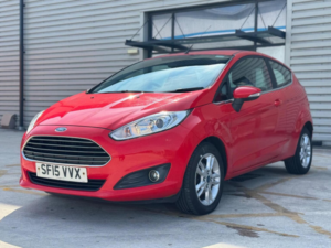 2015 Ford Fiesta 1.25 Zetec Euro 6 3dr in Red — image 6