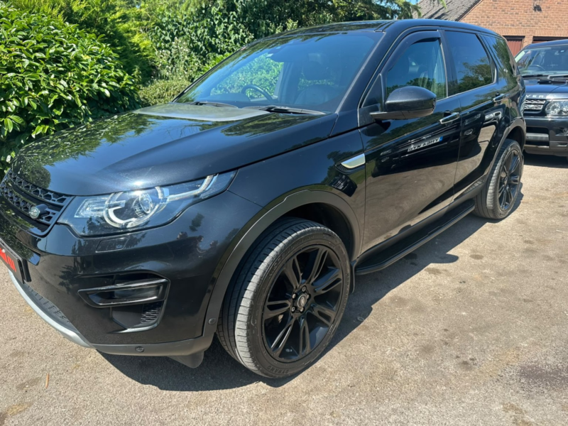 2016 Land Rover Discovery Sport 2.0 Td4 Hse Luxury in Black — image 1