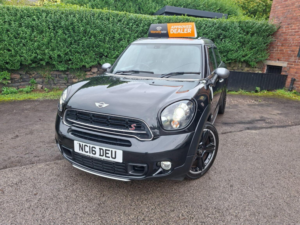 2015 MINI Countryman 2.0 Cooper Sd Auto All4 Euro 5 5dr in Black — image 2