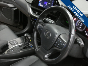 2023 Lexus Ux 2.0 250h F Sport Design SUV 5dr Petrol Hybrid E-CVT Euro 6 (s/s) (184 Ps) in Black — image 2