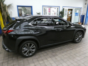 2023 Lexus Ux 2.0 250h F Sport Design SUV 5dr Petrol Hybrid E-CVT Euro 6 (s/s) (184 Ps) in Black — image 3