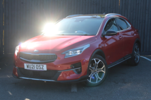 2021 Kia Xceed 1.5 T-Gdi 4 in Red — image 3