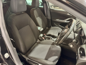 2020 Vauxhall Astra 1.2 Turbo Business Edition Nav in Black — image 2