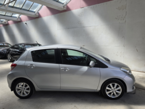 2013 Toyota Yaris 1.3 Dual Vvt-I Tr in Silver — image 4