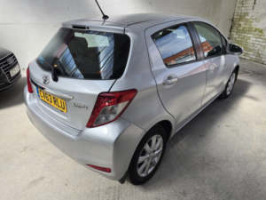 2013 Toyota Yaris 1.3 Dual Vvt-I Tr in Silver — image 5