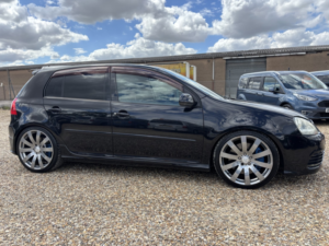 2008 Volkswagen Golf 3.2 V6 R32 in Black — image 2