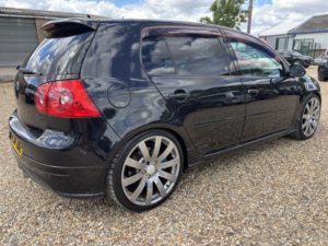 2008 Volkswagen Golf 3.2 V6 R32 in Black — image 3