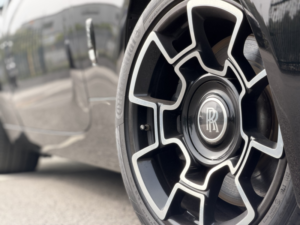 2018 Rolls-Royce Wraith 6.6 V12 Black Badge in Black — image 4