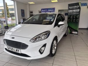 2019 Ford Fiesta 1.0 T Ecoboost Titanium in White — image 2