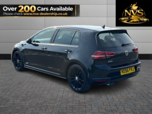 2017 Volkswagen Golf 2.0 Tdi Bluemotion Tech Gtd in Black — image 5