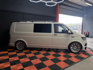 2015 Volkswagen Transporter 2.0 Tdi T32 Bluemotion Tech Startline Kombi Double Cab 5dr Diesel Manual Fwd Lwb Euro 5 (s/s) (102 Ps) in White — image 5